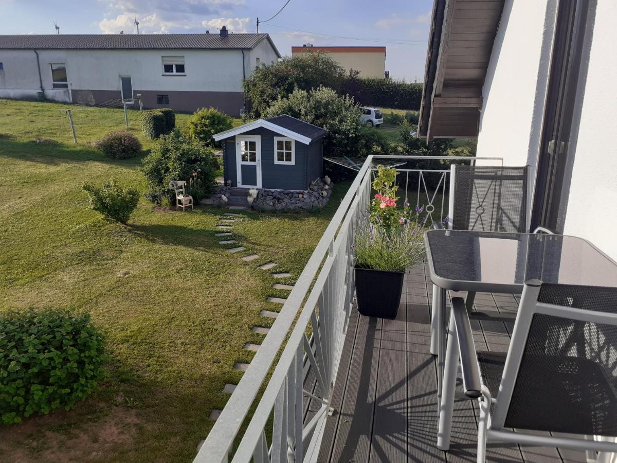Eifelstern-Schoene Ferienwohnung Mit Balkon Kalenborn-Scheuern Экстерьер фото